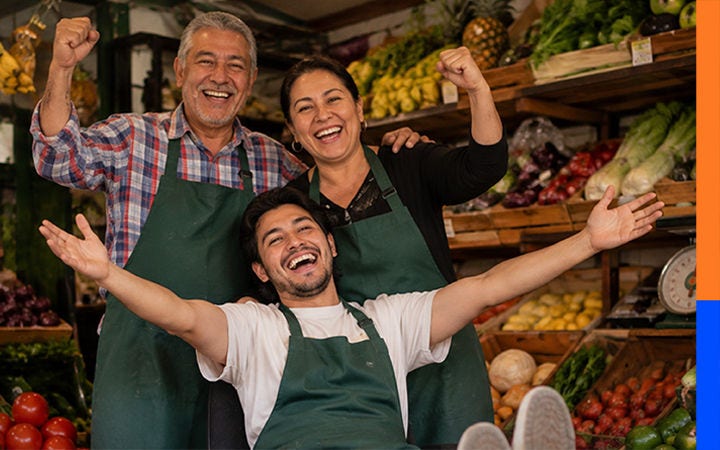 Personas sonriendo