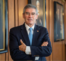 Mario Farren, presidente de BancoEstado, en retrato institucional